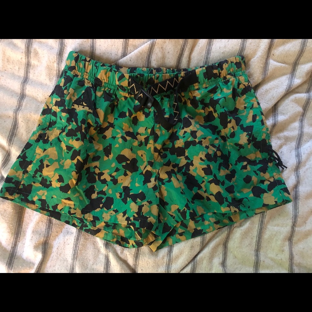 Nike women’s sz small ACG shorts